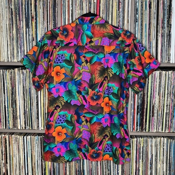 Vintage Button Up Shirt in Bold & Colorful Tropical Print Size Medium - Picture 4 of 7